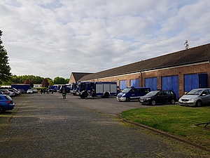 Blick über den Garagenhof an der Unterkunft des THW Bochum